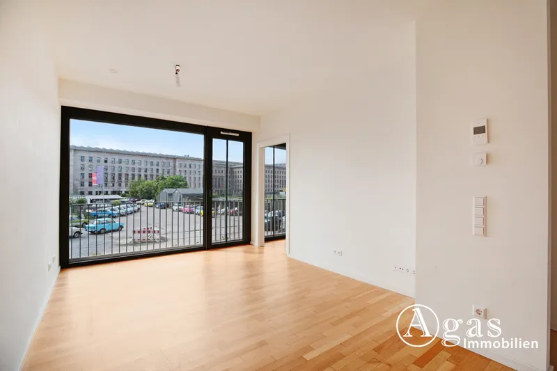 Gut geschnittene 2 Zimmer Wohnung ca. 40m², EBK, Fußbodenheizung und Balkon mit Weitblick in Mitte! — photo 1